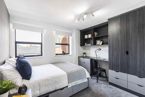 2 bedroom apartment to rent, Queens Road, Hyde Park LS6