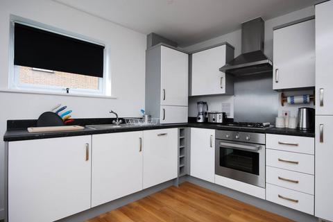 2 bedroom flat for sale, Recovery Street, Tooting, London, SW17