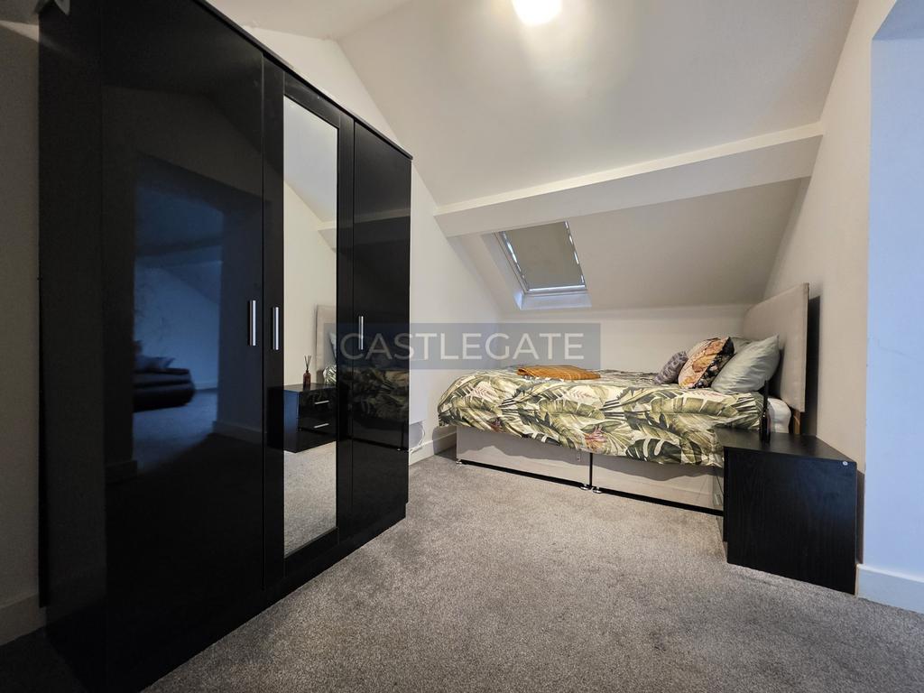 Apartment 10, 3a New Street, Huddersfield, HD1 2 AX