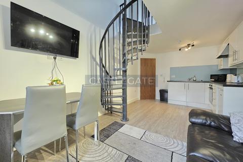 2 bedroom flat to rent, New Street, Huddersfield, HD1 2AX
