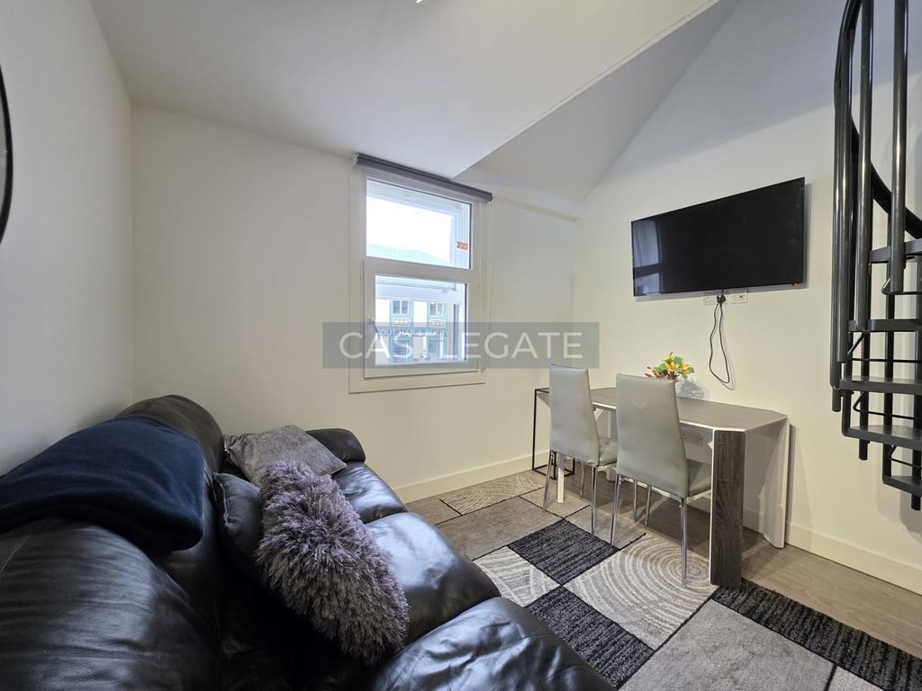 Apartment 10, 3a New Street, Huddersfield, HD1 2 AX