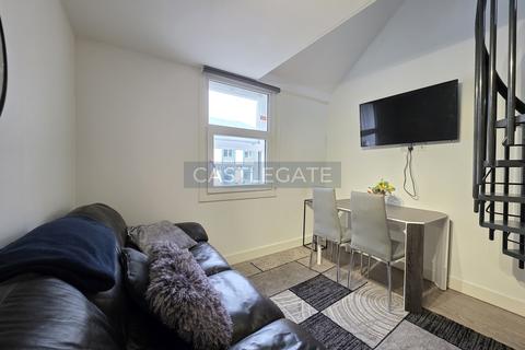 2 bedroom flat to rent, New Street, Huddersfield, HD1 2AX
