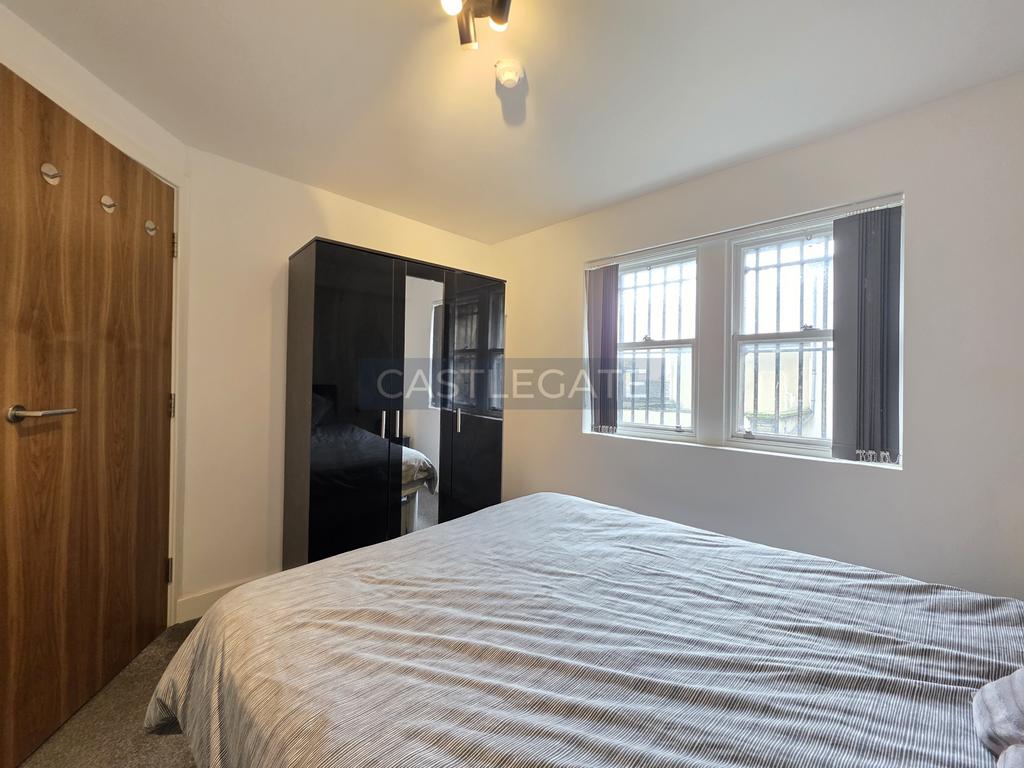 Apartment 10, 3a New Street, Huddersfield, HD1 2 AX