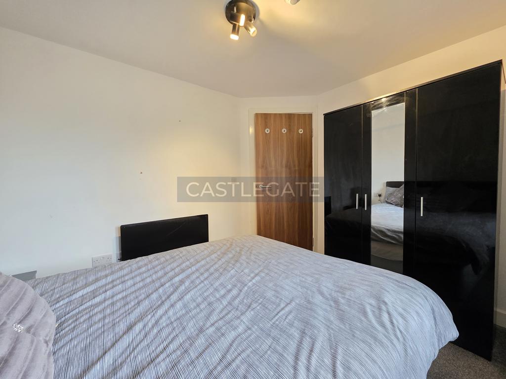 Apartment 10, 3a New Street, Huddersfield, HD1 2 AX