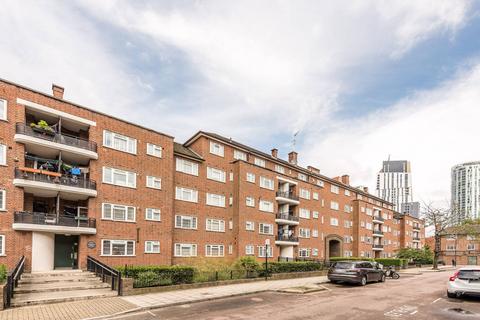 3 bedroom flat to rent, Wandsworth Road, Nine Elms, London, SW8
