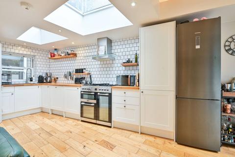 2 bedroom flat for sale, Southwark Bridge Road, London Bridge, London, SE1