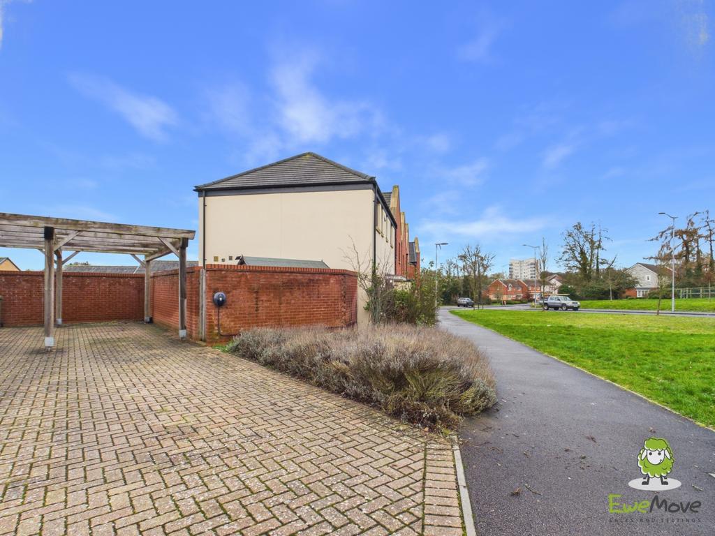Ewe Move Estate Agents Basingstoke - Trinity Way -