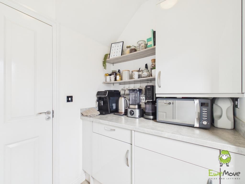 Ewe Move Estate Agents Basingstoke - Trinity Way -