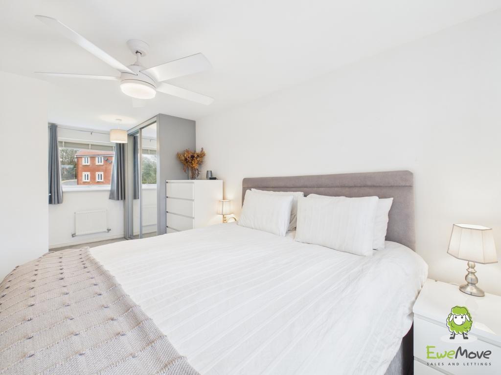 Ewe Move Estate Agents Basingstoke - Trinity Way -