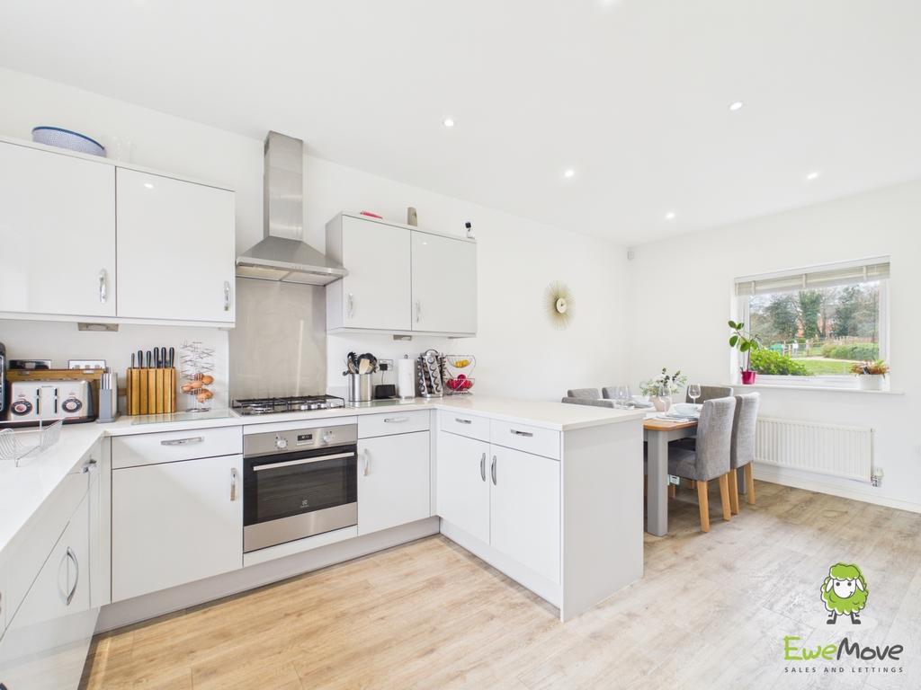 Ewe Move Estate Agents Basingstoke - Trinity Way -