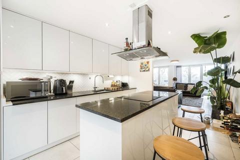 undefined, Holland Gardens, Brentford TW8