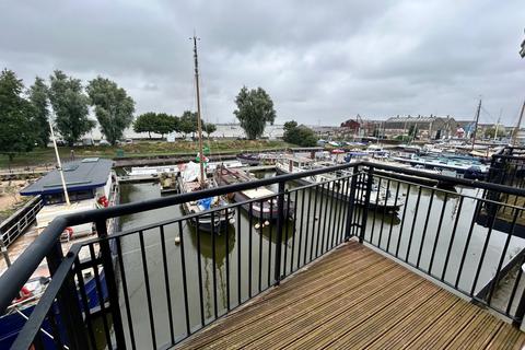 2 bedroom apartment for sale, Canal Road, Gravesend, DA12
