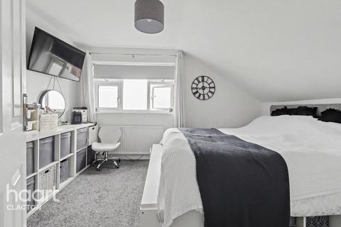 2 bedroom semi-detached house for sale, Slade Road, Clacton-On-Sea