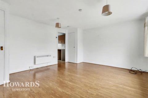 2 bedroom flat for sale, Spexhall Way, Lowestoft