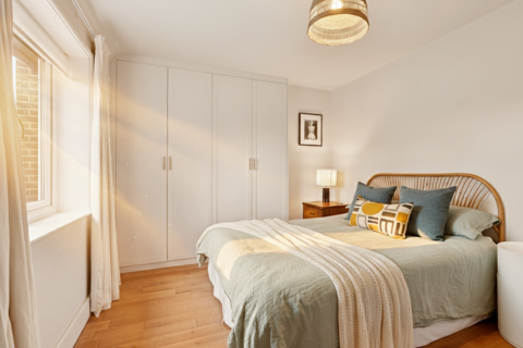 2 bedroom terraced house for sale, Hall Drive, Hanwell, London, W7