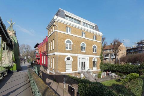 Lower Mall, London, W6