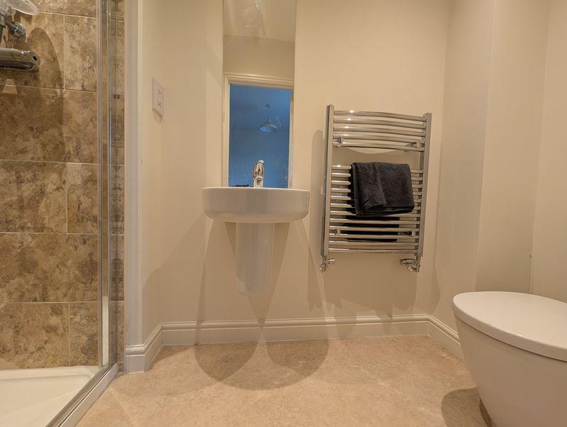 En-suite to bed 2