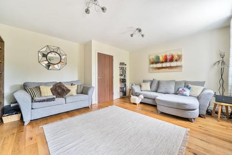 4 bedroom terraced house to rent, Rivermead Walk, Godalming GU7