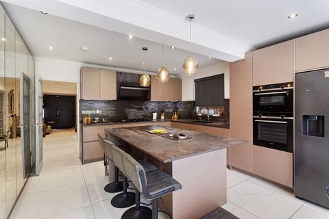 5 bedroom detached house for sale, Connaught Drive, Hampstead Garden Suburb Borders, NW11