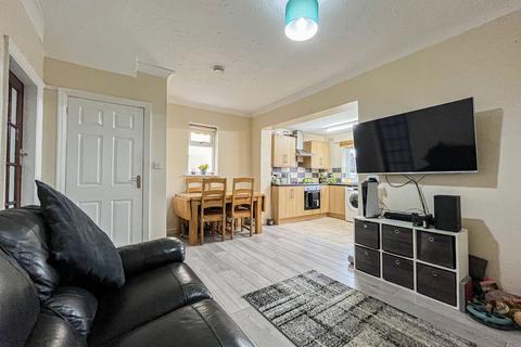 3 bedroom semi-detached house for sale, Sherborne Road, Wolverhampton