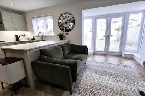3 bedroom detached house for sale, Rosebay Gardens, Chapel-En-Le-Frith