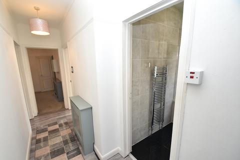 3 bedroom flat for sale, Gladsmuir Road, Hillington, Glasgow, G52 2JY