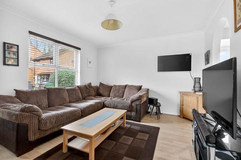 undefined, Fisher Close, Walton-On-Thames
