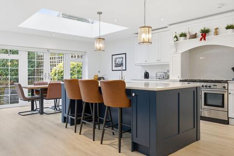 5 bedroom detached house for sale, Holmwood Avenue, Shenfield, Brentwood CM15