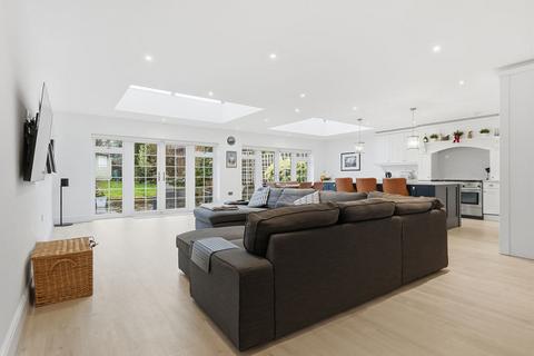 5 bedroom detached house for sale, Holmwood Avenue, Shenfield, Brentwood CM15