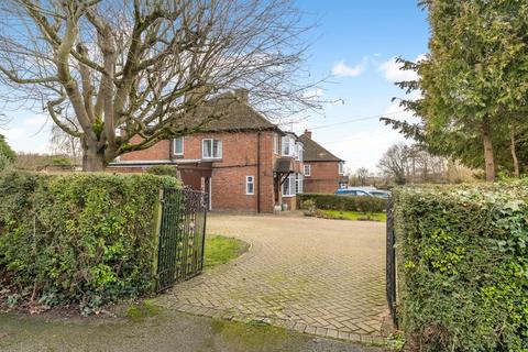 3 bedroom semi-detached house for sale, Broughton Road, Banbury