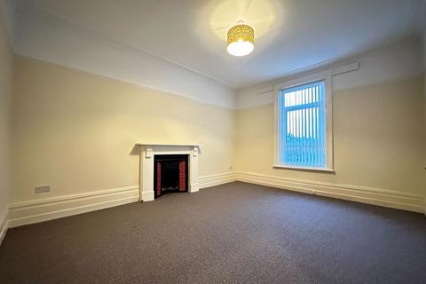 3 bedroom apartment to rent, Stanley Avenue, Southport PR8