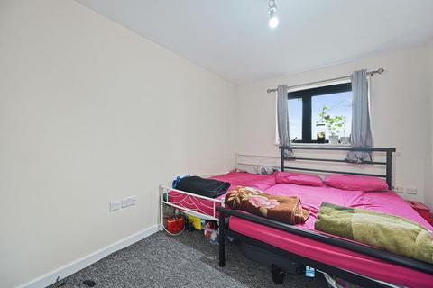 2 bedroom flat for sale, Broadfields, North Harrow