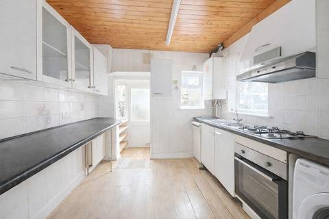 2 bedroom terraced house for sale, Seymour Avenue, London N17