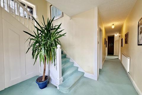6 bedroom detached house for sale, Parliament Lane, Burnham SL1