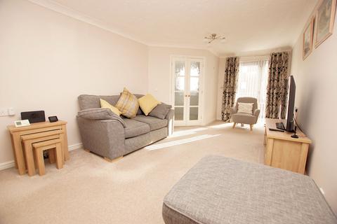 1 bedroom retirement property for sale, Robinson Court, Lee-On-The-Solent, PO13
