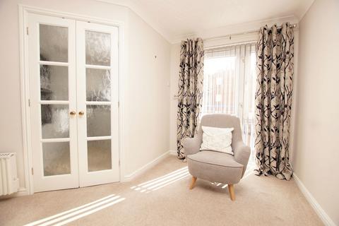 1 bedroom retirement property for sale, Robinson Court, Lee-On-The-Solent, PO13