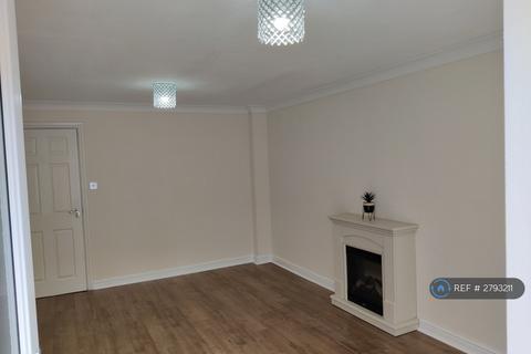 4 bedroom end of terrace house to rent, Chambers Street, Crewe, CW2