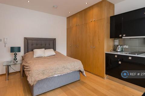 Studio to rent, Templars Avenue, London, NW11