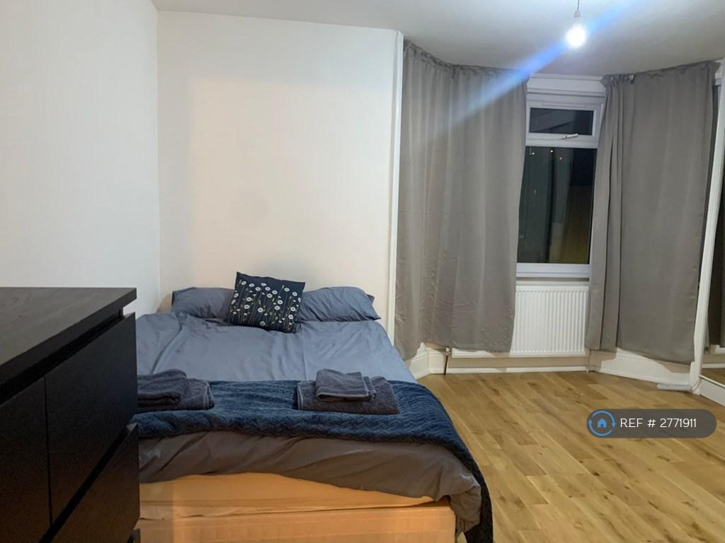 Lovely Big Room