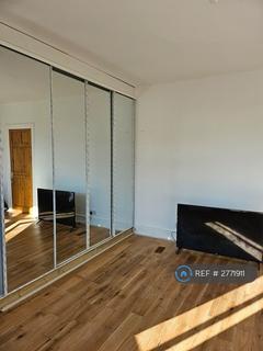 1 bedroom in a house share to rent, Winchester Road, London, N9