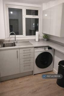 1 bedroom in a flat share to rent, Burnham, Slough, SL1