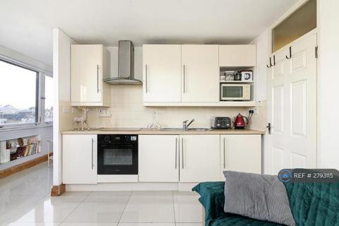 Studio to rent, Ingrave Street, Clapham Junction, SW11