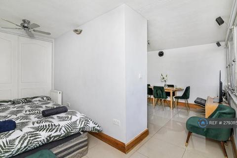 Studio to rent, Ingrave Street, Clapham Junction, SW11