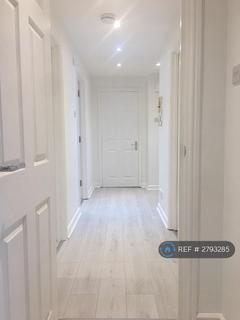 3 bedroom flat to rent, Juniper Court, Romford, RM6