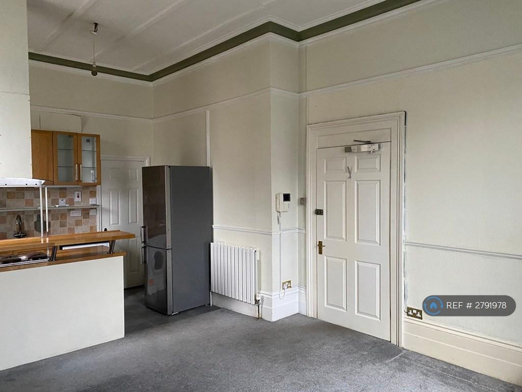 Sitting Room/Kitchen