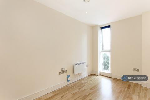 Studio to rent, Great Suffolk Street, London, SE1