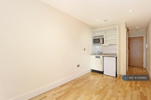 Studio to rent, Great Suffolk Street, London, SE1