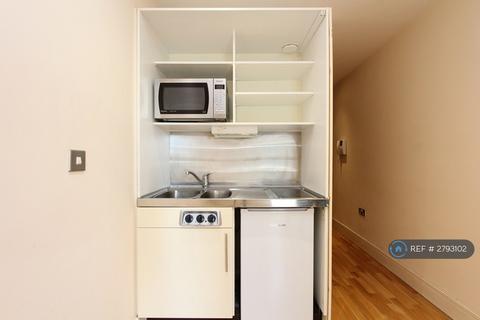 Studio to rent, Great Suffolk Street, London, SE1