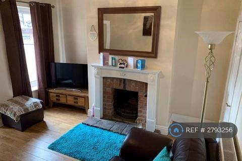 2 bedroom terraced house to rent, Charlton Street, Warrington, WA4