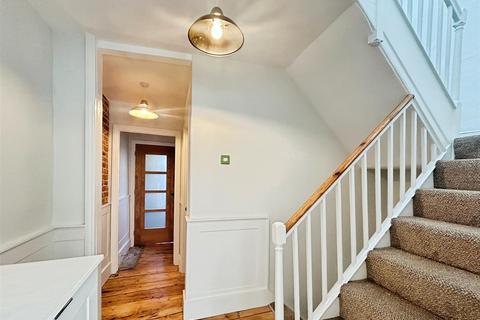 2 bedroom apartment to rent, Palace Street, Canterbury